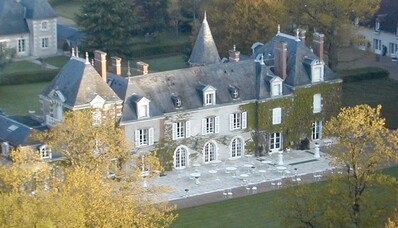 Hire a helicopter for a gourmet escapade at the Domaine des Hauts de Loire in Val de Loire