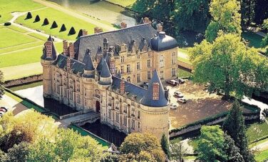 Château D'Esclimont, jardin verdoyant (Survol Paris).