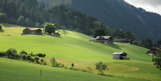 Private jet hire and helicopter in Gstaad