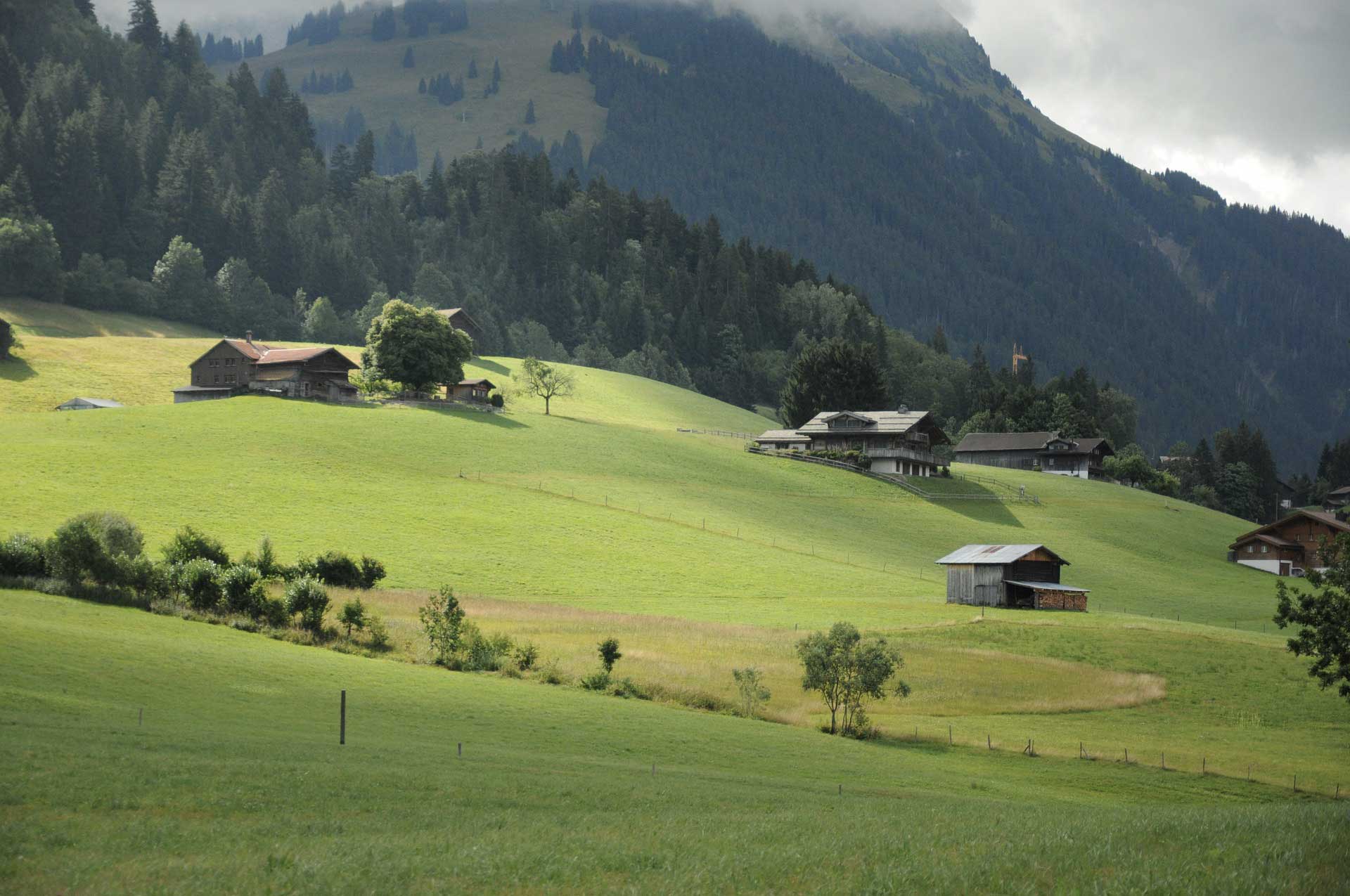 Hire a private jet to and from Gstaad - AEROAFFAIRES