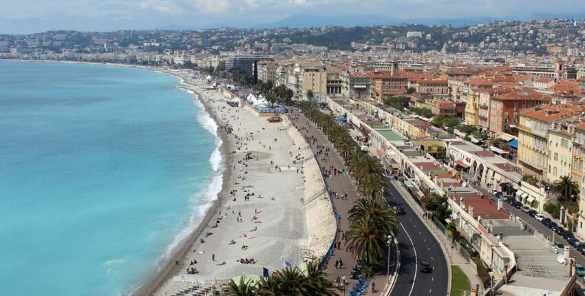 Vue aérienne Promenade des Anglais, Nice, France.
