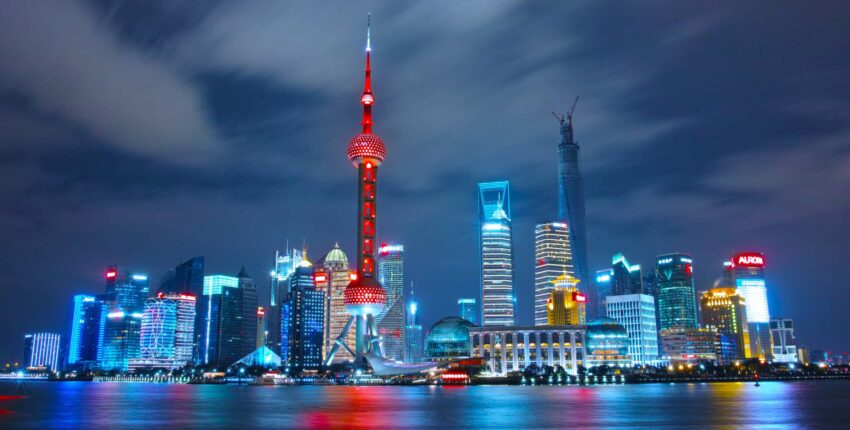 Horizon de Shanghai, Oriental Pearl Tower la nuit.