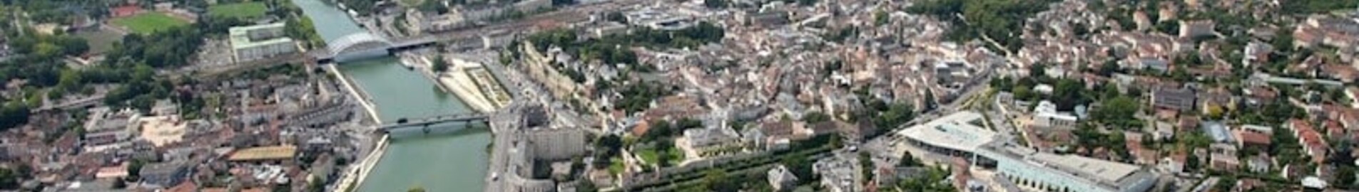 Private jet hire in Pontoise