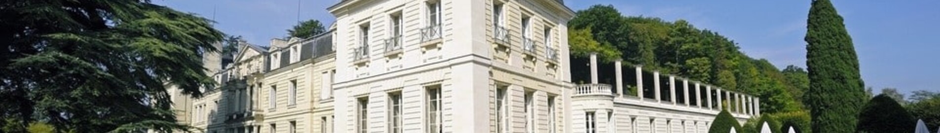 Hire a helicopter for a gourmet getaway at the Chateau of Rochecotte in Val de Loire