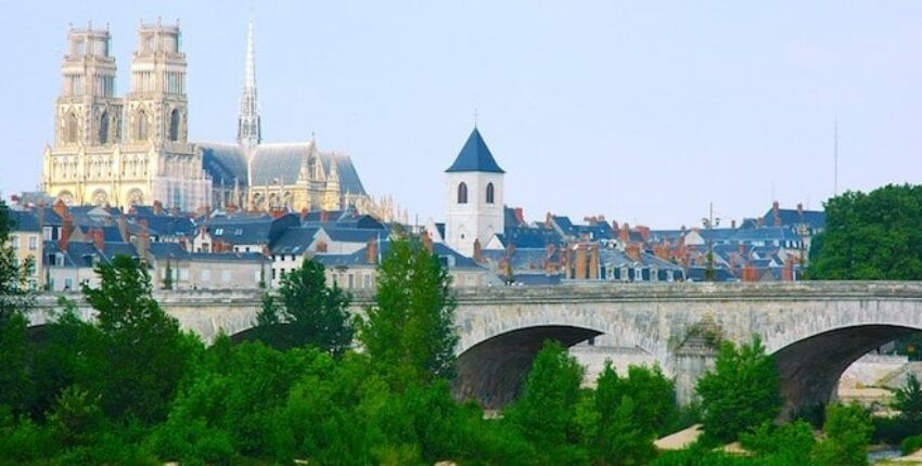 Vue de la Cathédrale Sainte-Croix d'Orléans, France.