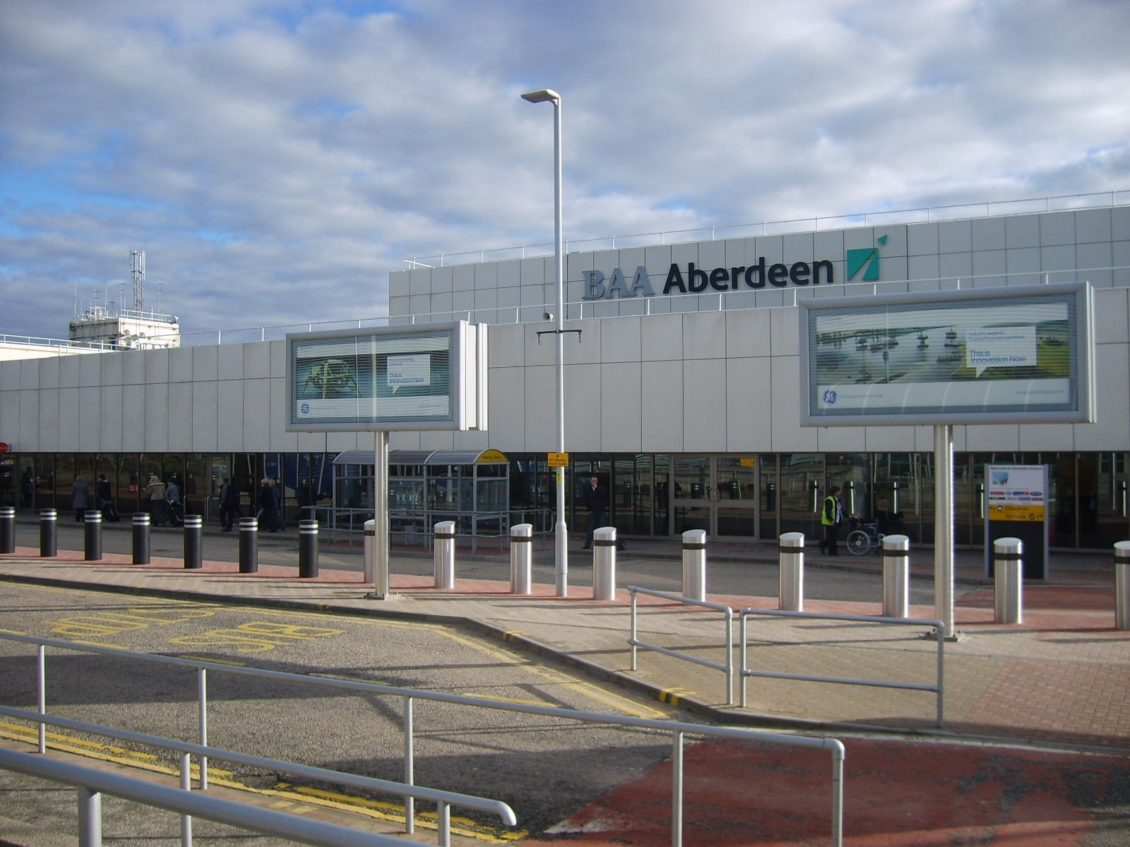 Hire a private jet to and from Aberdeen Airport AEROAFFAIRES