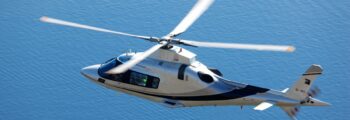 Hélicoptère Agusta 109 en vol