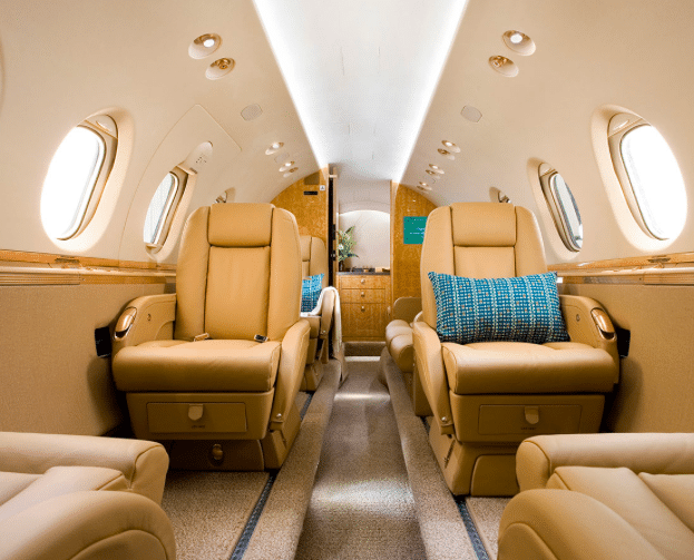location de jet privé Luxueux intérieur du HAWKER 750