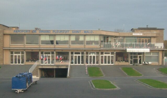Private jet hire in Dinard Pleurtuit Saint Malo