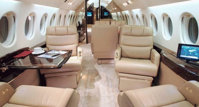 Jet privé falcon 900 intérieur