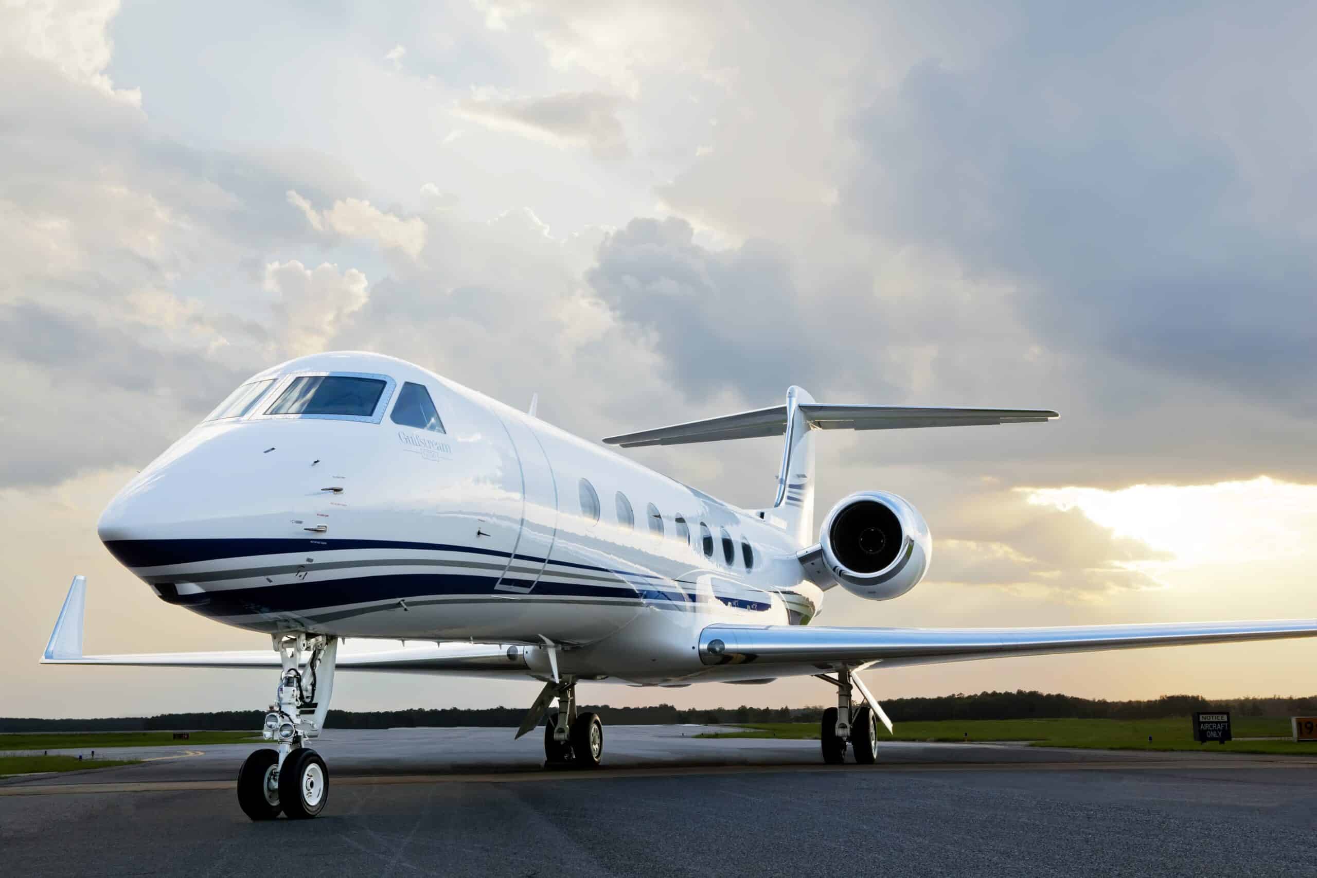 gulfstream_g550_ground_2-scaled.jpg