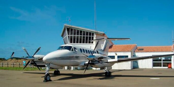Private jet hire in Island Of Yeu