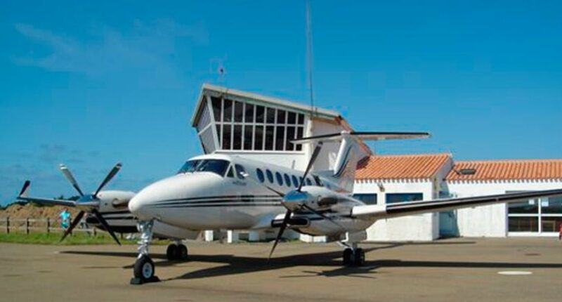 Private jet hire in Island Of Yeu