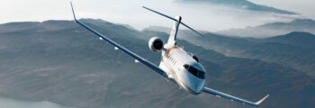 Jet privé Hawker Beechcraft en vol