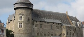 Private plane and helicopter rental in Joigny
