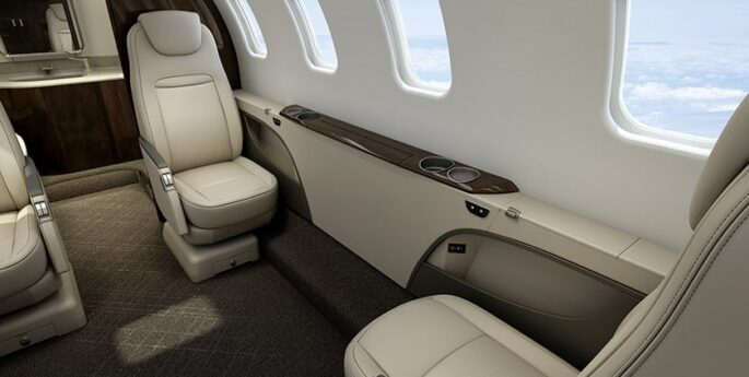 Jet privé Learjet 75 siège en cuir blanc