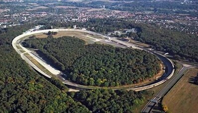 Fly over and drive the circuit of Montlhery by helicopter and racing car