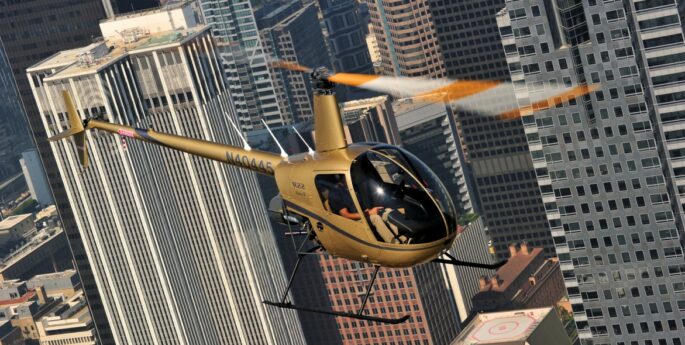 Hélicoptère Robinson R22 jaune