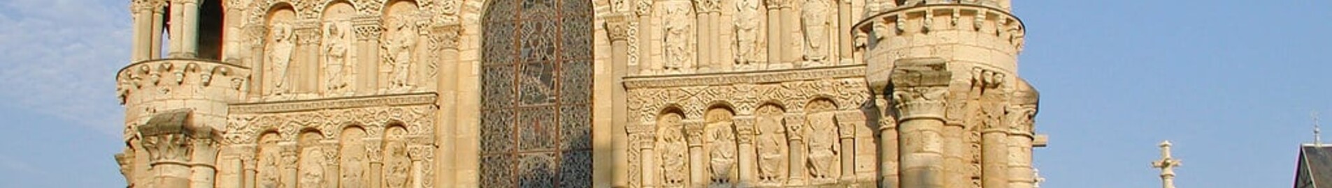 Private jet and helicopter hire Poitiers