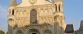 Private jet and helicopter hire Poitiers