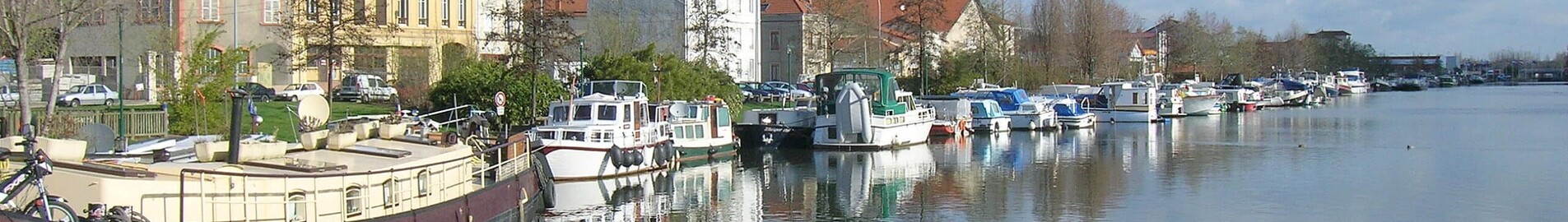 Private jet and helicopter hire Roanne