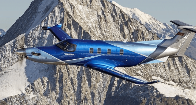 Nouveau Pilatus PC12 NGX en vol en montagnes