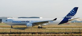 Avion cargo Super Guppy en train de décoller