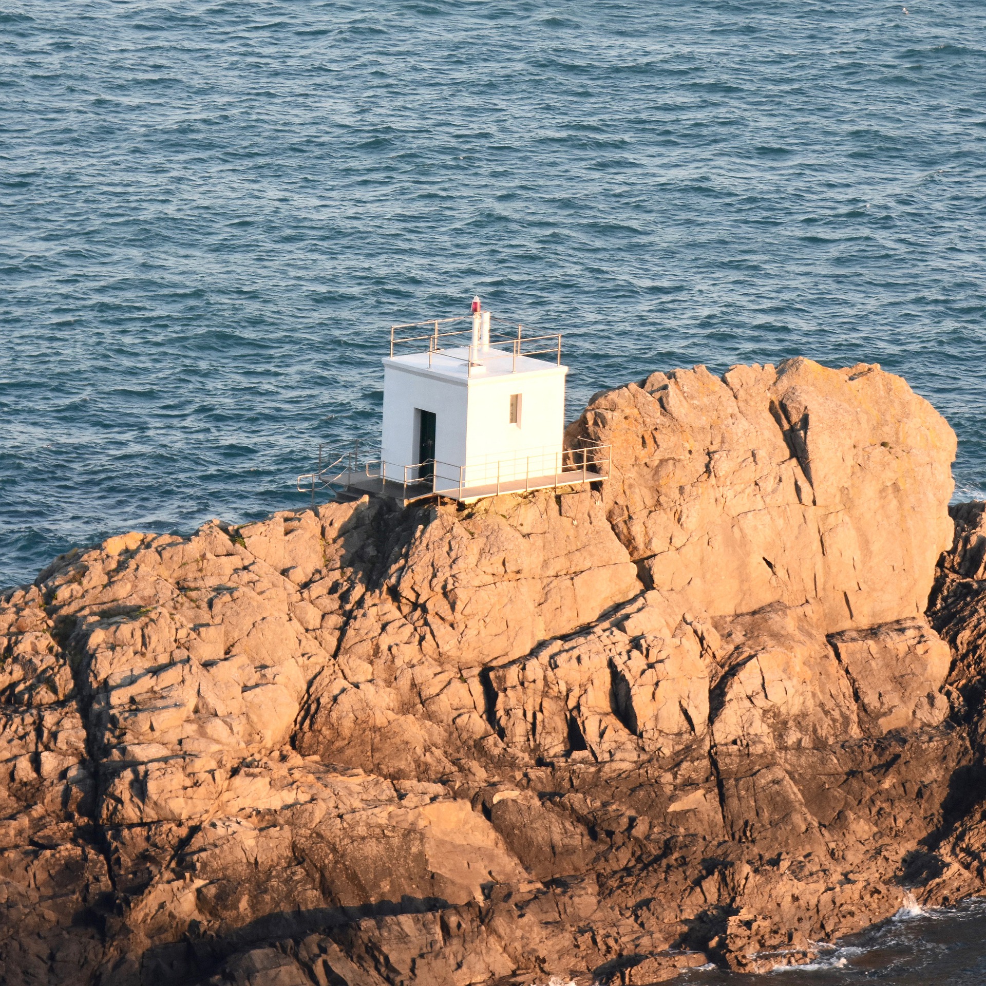 Private jet and helicopter hire in Guernsey AEROAFFAIRES