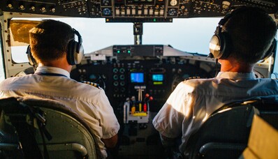 How do I become a private jet pilot?