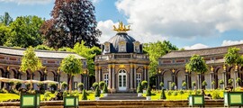 Kassel: private jet and helicopter rental