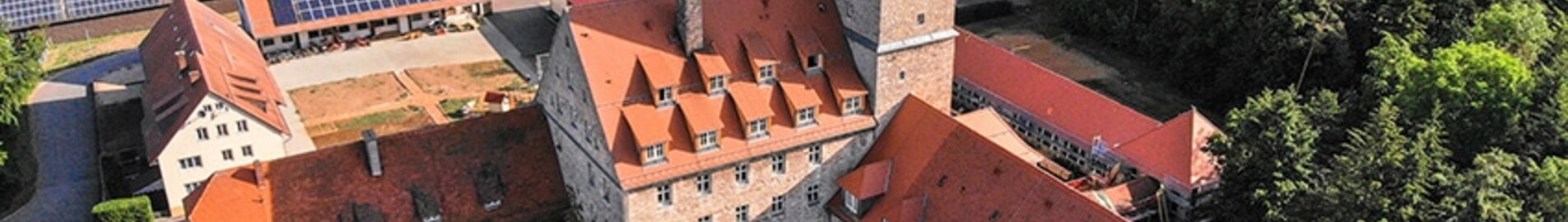 Burg Feuerstein: Private plane and helicopter rental