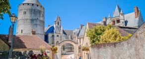 Private jet charter and helicopter to Chateaudun Ab
