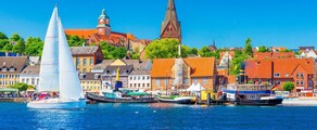 Flensburg Schaferhaus: Private plane and helicopter rental