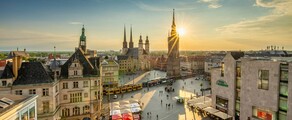 Halle Oppin: Private plane and helicopter rental