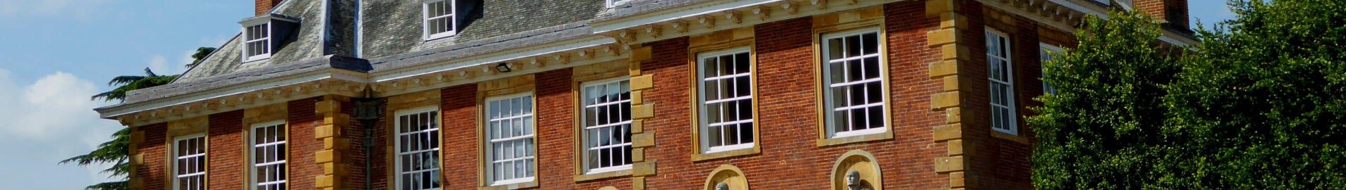 Private jet charter and helicopter in Honington