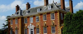 Private jet charter and helicopter in Honington