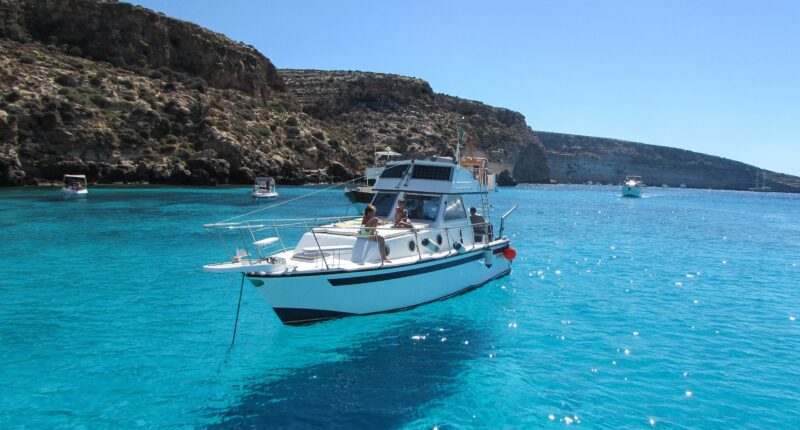 Private jet and helicopter hire in Lampedusa