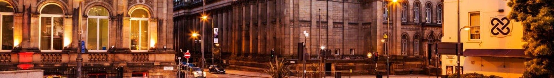 Private plane and helicopter rental in Leeds East