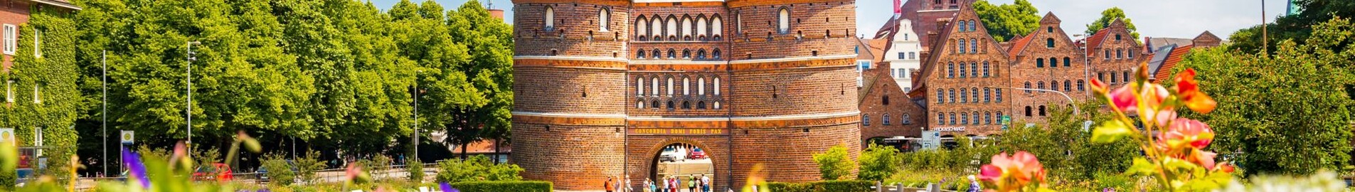 Lubeck Blankensee: Private jet and helicopter charter