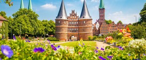 Lubeck Blankensee: Private jet and helicopter charter