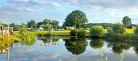 Private plane and helicopter rental in Leeds East