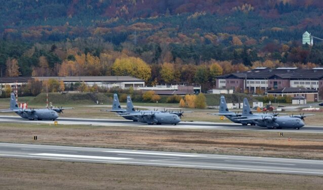location de jet privé Ramstein en automne avec avions militaires
