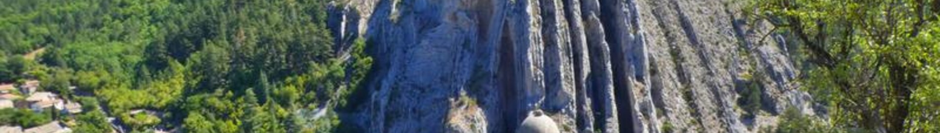 Private plane and helicopter charter to Sisteron These