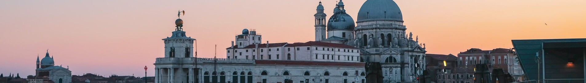 Private plane and helicopter rental in Venice Lido