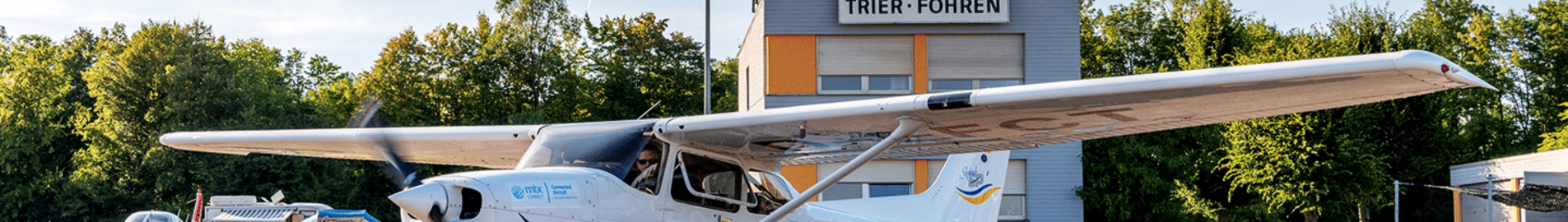 Private plane and helicopter rental in Trier Fohren