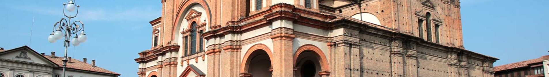 Private plane and helicopter rental in Voghera