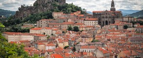 Private plane and helicopter rental in Le Puy Loudes