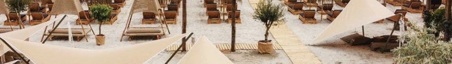 Private jet and helicopter rental in Mamaia