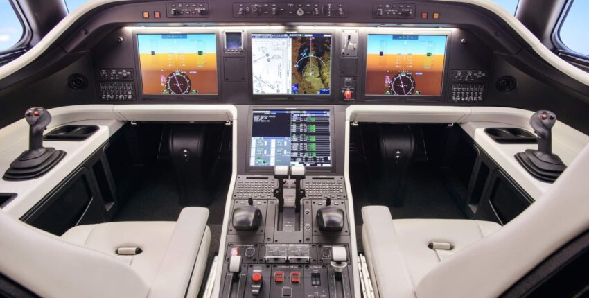 Cockpit moderne - location de jet privé, avion LEGACY 500.
