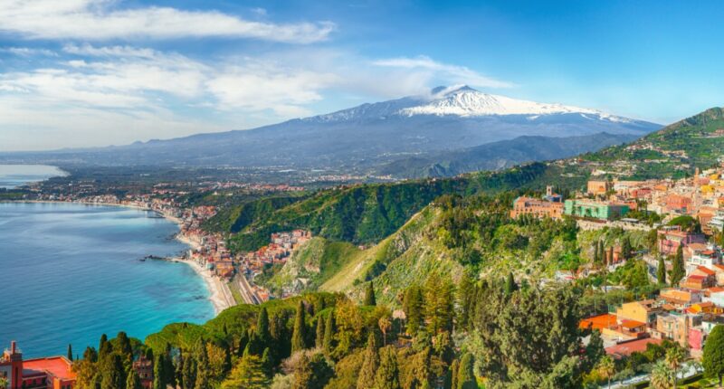 Private jet and helicopter rental in Taormina